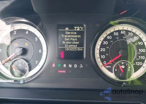 2017 Ram 1500 Tradesman 4X2 6'4 Box z USA, uszkodzony, nr VIN 1C6RR6FG1HS860856